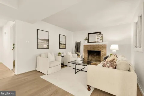 $525,000 | 118 White Birch Court, Greenbelt, MD 20770