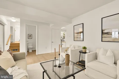 $525,000 | 118 White Birch Court, Greenbelt, MD 20770