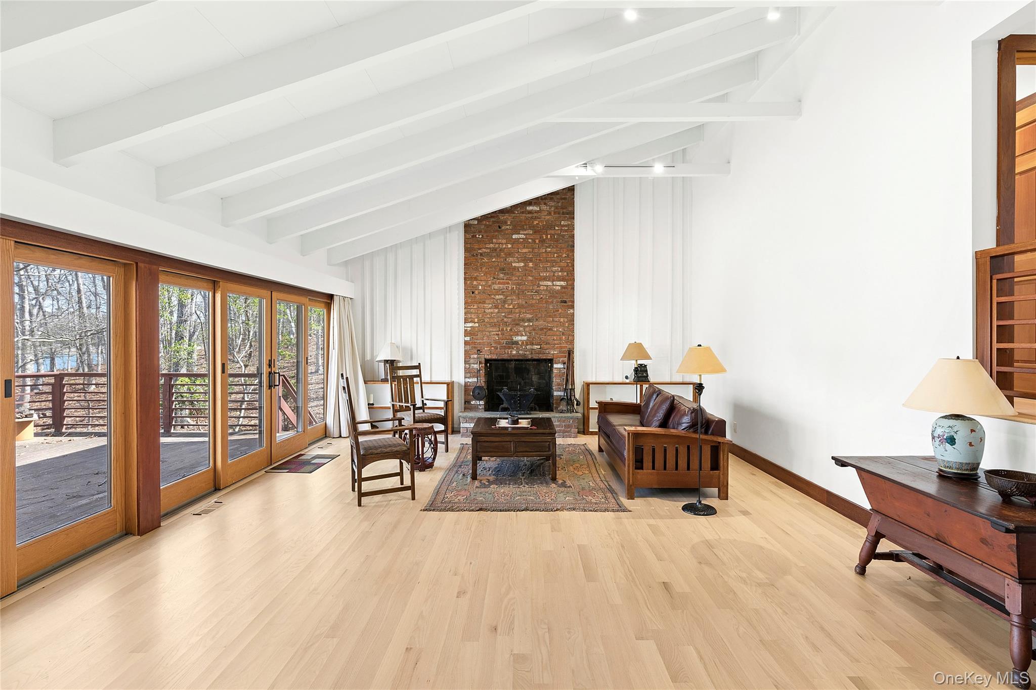 89 Isle Of Wight Road East Hampton, NY 11937 - Photo 2 of 11