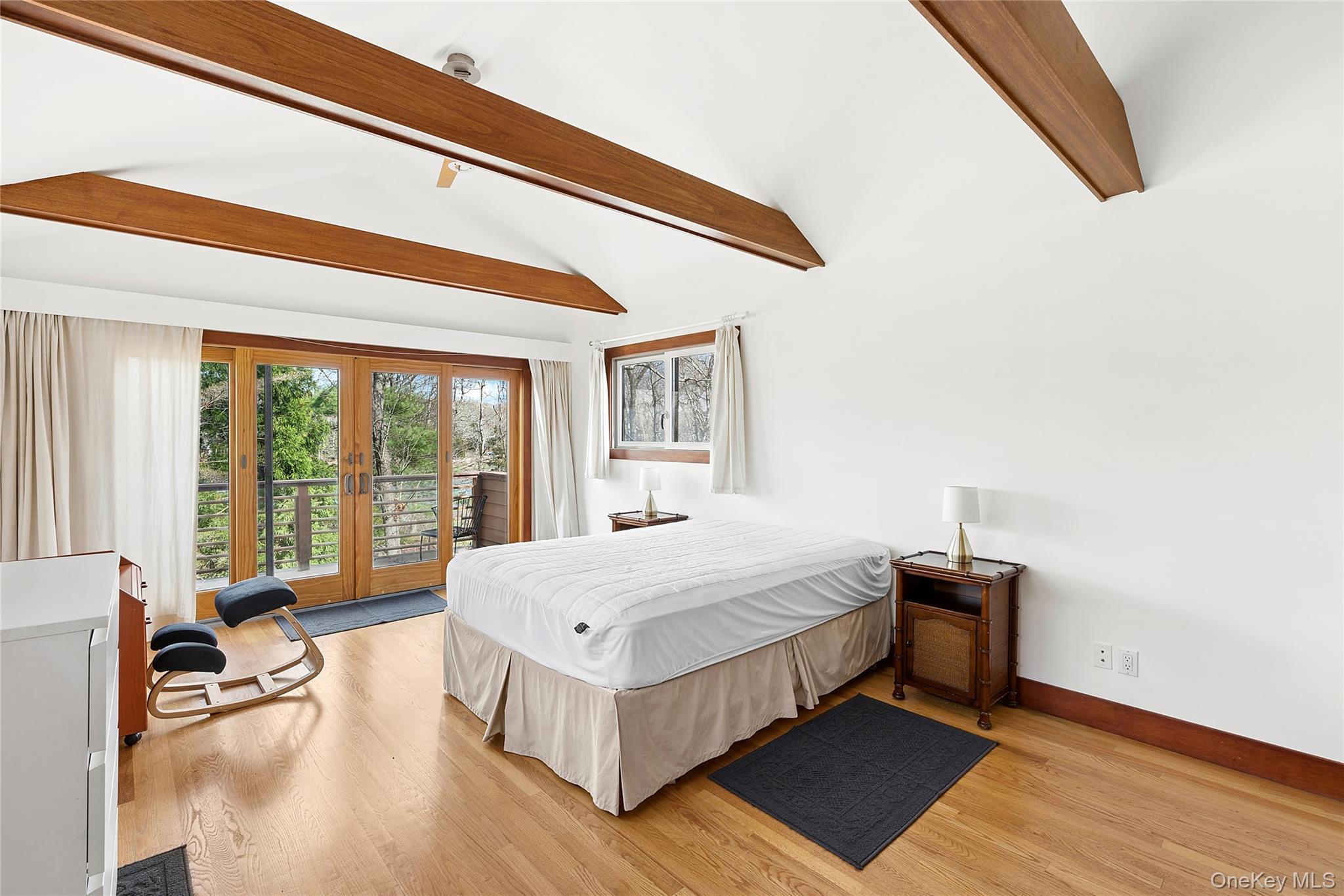 89 Isle Of Wight Road East Hampton, NY 11937 - Photo 3 of 11