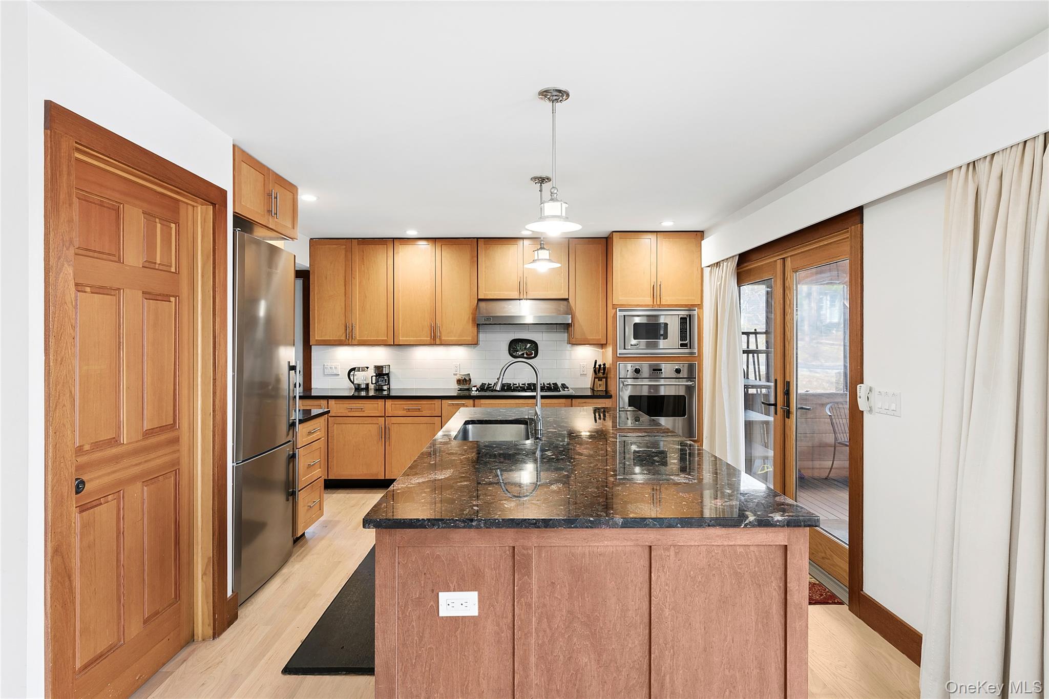 89 Isle Of Wight Road East Hampton, NY 11937 - Photo 10 of 11