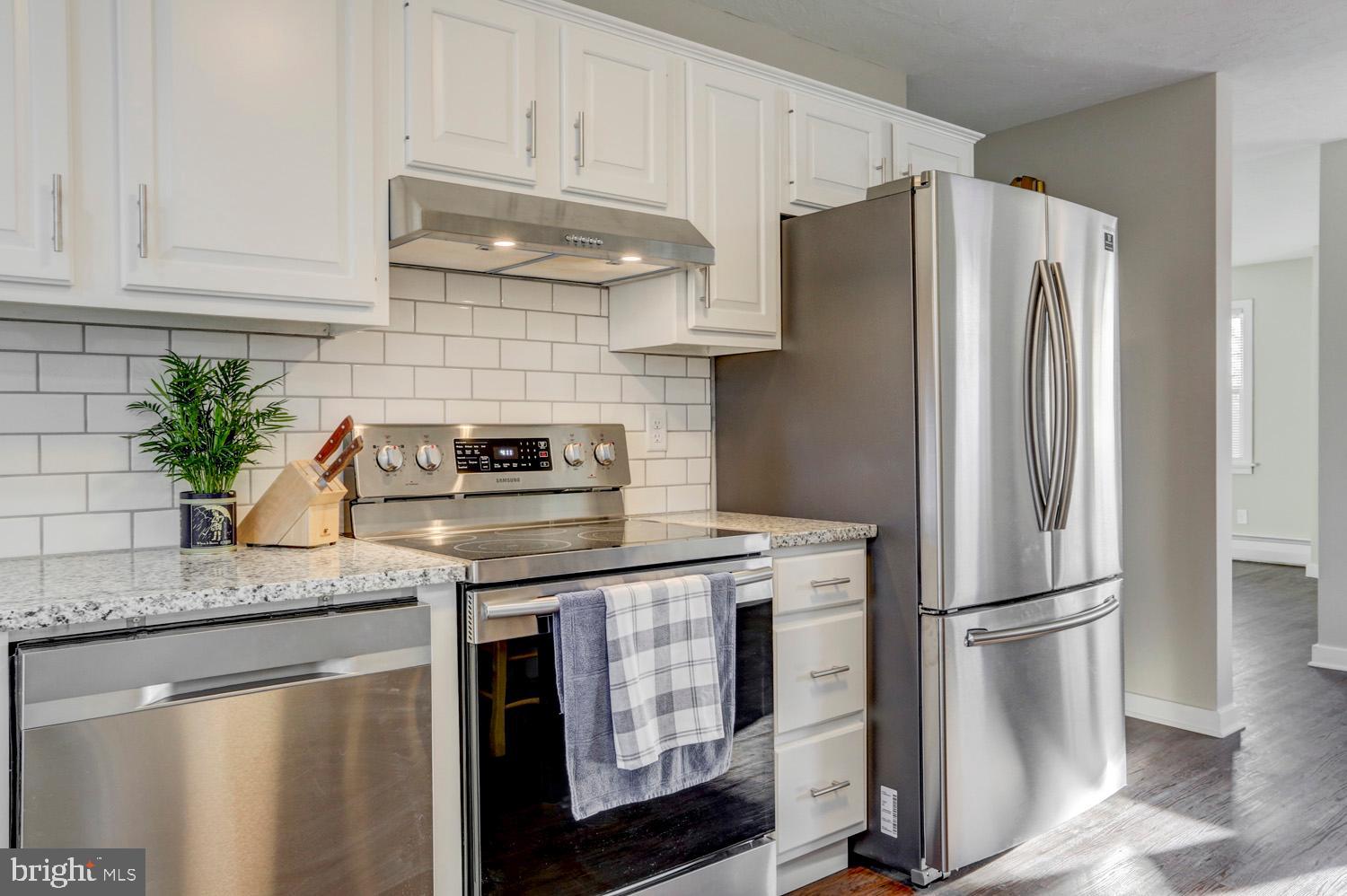20 East Swartzville Road Denver, PA 17517 - Photo 10 of 43 Stainless Steel Appliances