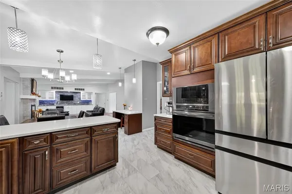 $775,000 | 9 Kirken Knoll Drive, Town and Country, MO 63131