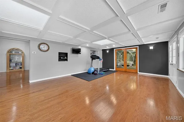 $825,000 | 9 Kirken Knoll Drive, Town and Country, MO 63131