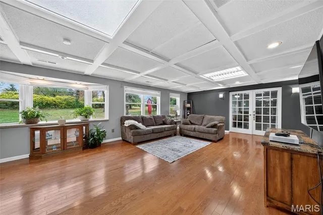 $825,000 | 9 Kirken Knoll Drive, Town and Country, MO 63131