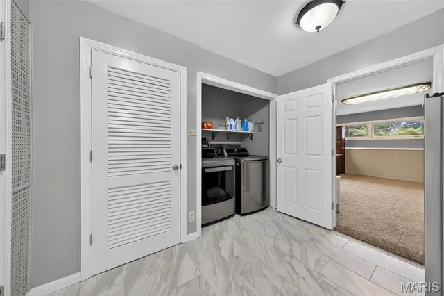 $825,000 | 9 Kirken Knoll Drive, Town and Country, MO 63131