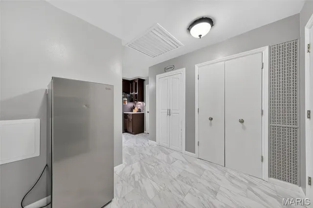 $825,000 | 9 Kirken Knoll Drive, Town and Country, MO 63131