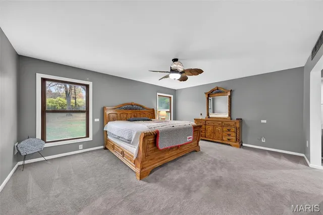 $825,000 | 9 Kirken Knoll Drive, Town and Country, MO 63131