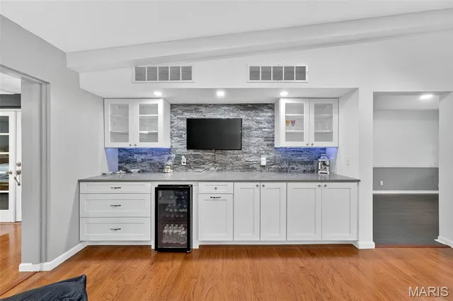 $825,000 | 9 Kirken Knoll Drive, Town and Country, MO 63131