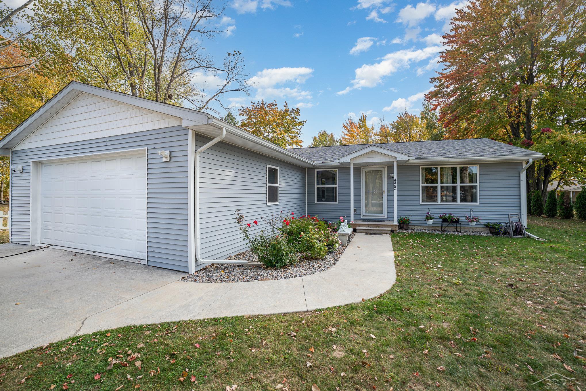 455 Lang Road Beaverton, MI 48612 - Photo 2 of 30