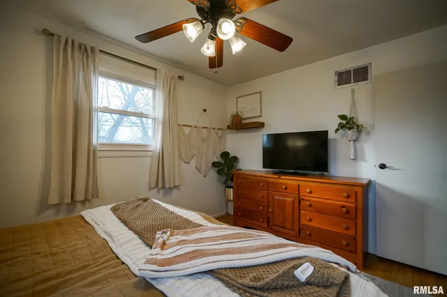 $199,900 | 911 Lauder Avenue, Bartonville, IL 61607