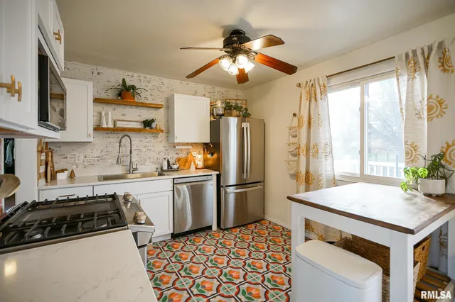 $199,900 | 911 Lauder Avenue, Bartonville, IL 61607