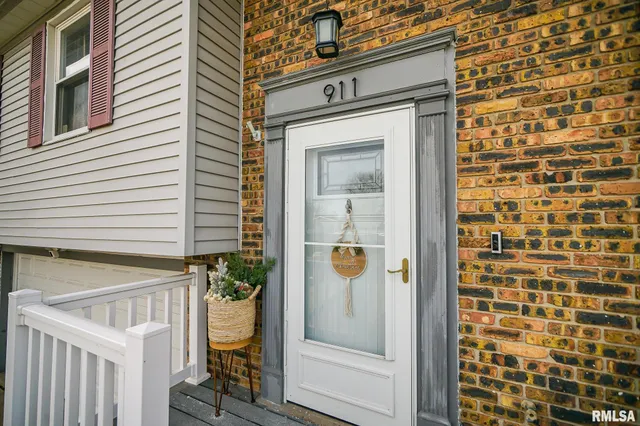 $199,900 | 911 Lauder Avenue, Bartonville, IL 61607