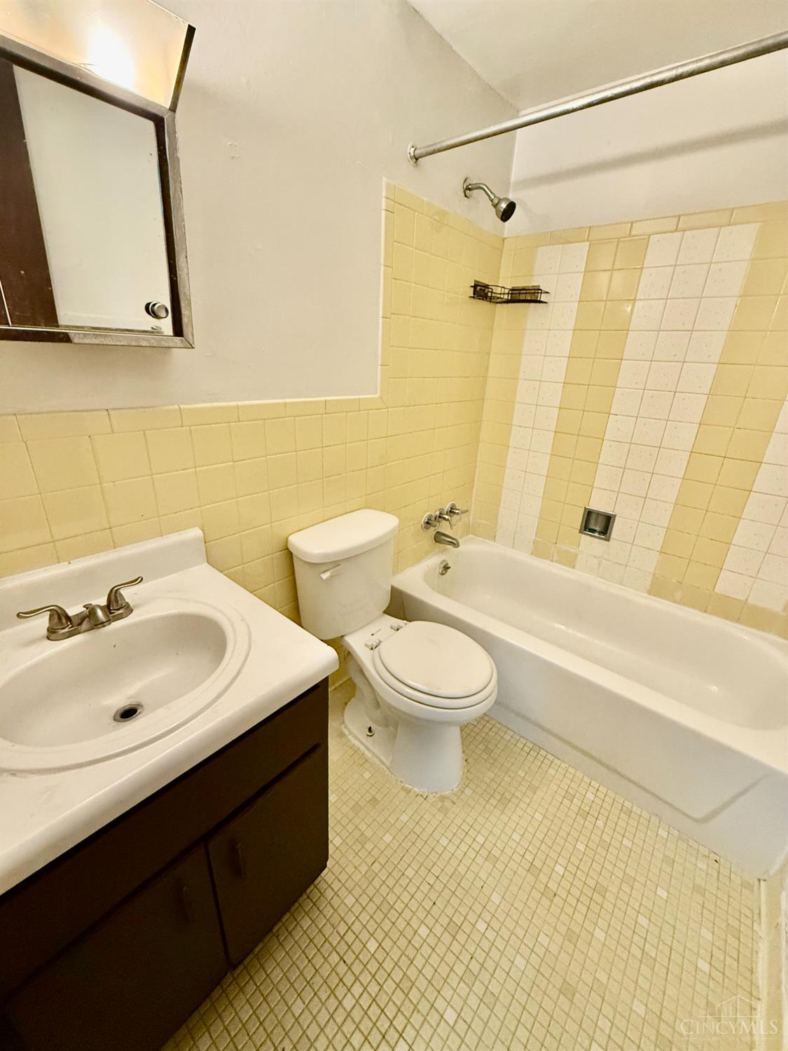 3527 Werk Road, Unit 5 Cincinnati, OH 45248 - Photo 10 of 12