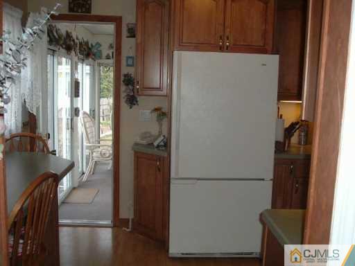 13 Altamont Road Edison, NJ 08817 - Photo 5 of 8