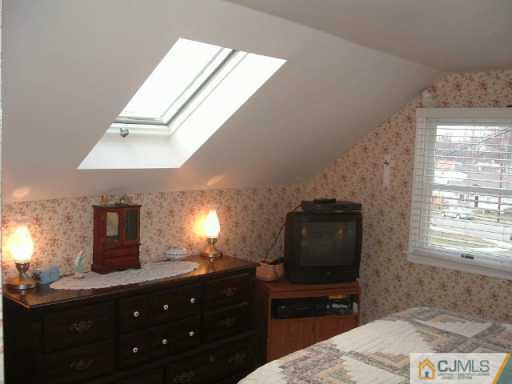13 Altamont Road Edison, NJ 08817 - Photo 7 of 8