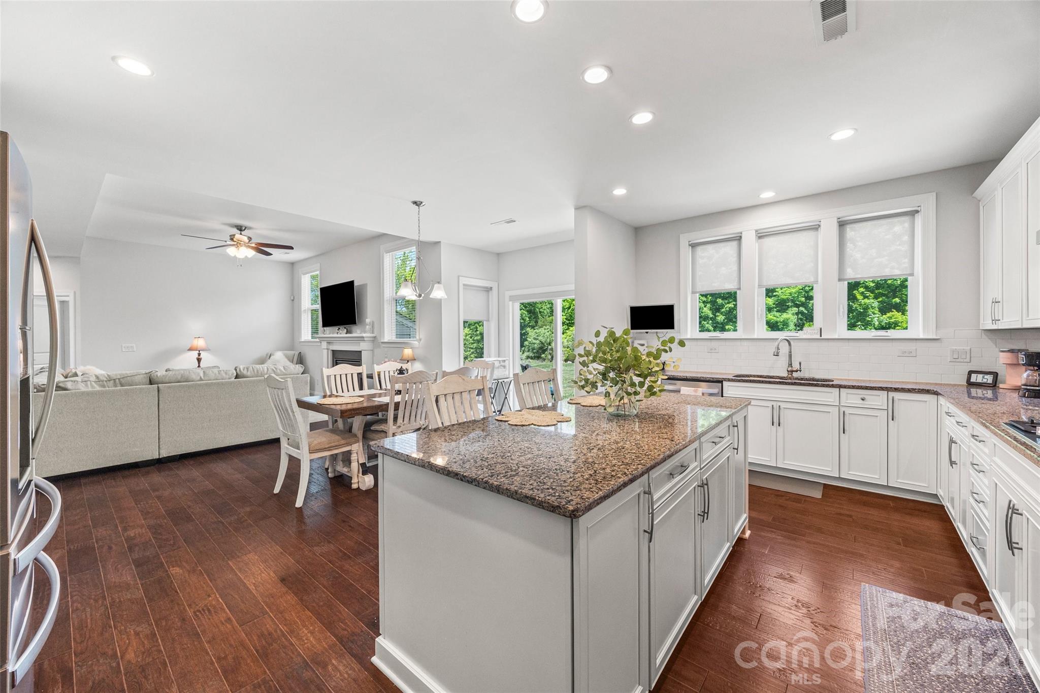323 Forsythia Lane Tega Cay, SC 29708 - Photo 16 of 47