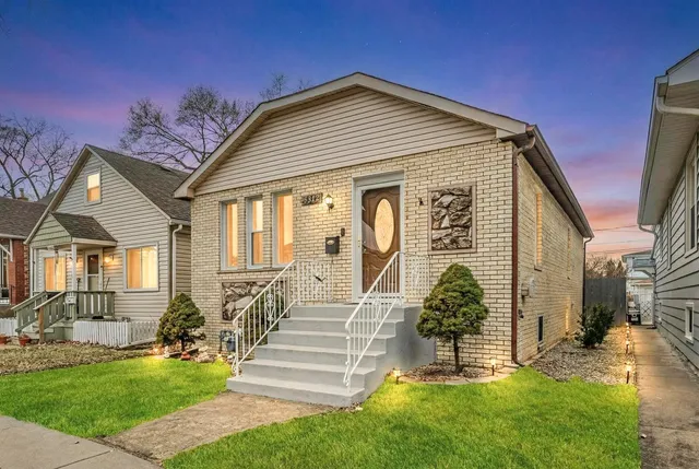 $389,000 | 4212 North Ottawa Avenue, Norridge, IL 60706
