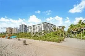 $2,400 | 2899 Collins Avenue, Unit 1746, Miami Beach, FL 33140