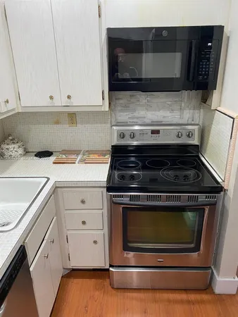 $2,400 | 2899 Collins Avenue, Unit 1746, Miami Beach, FL 33140