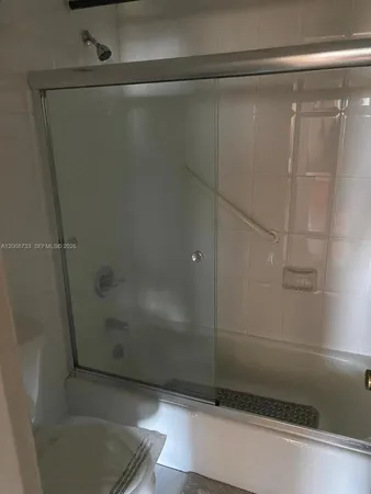 $2,400 | 2899 Collins Avenue, Unit 1746, Miami Beach, FL 33140