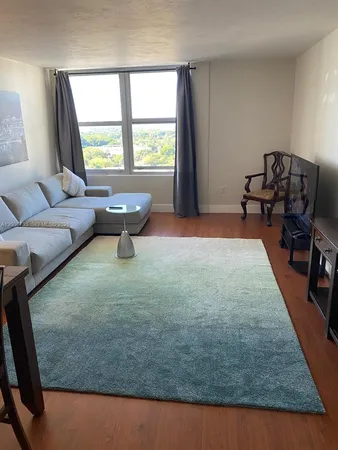$2,400 | 2899 Collins Avenue, Unit 1746, Miami Beach, FL 33140