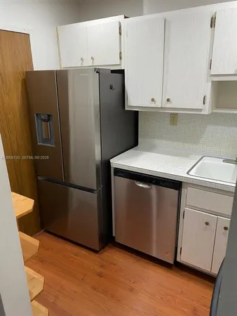 $2,400 | 2899 Collins Avenue, Unit 1746, Miami Beach, FL 33140