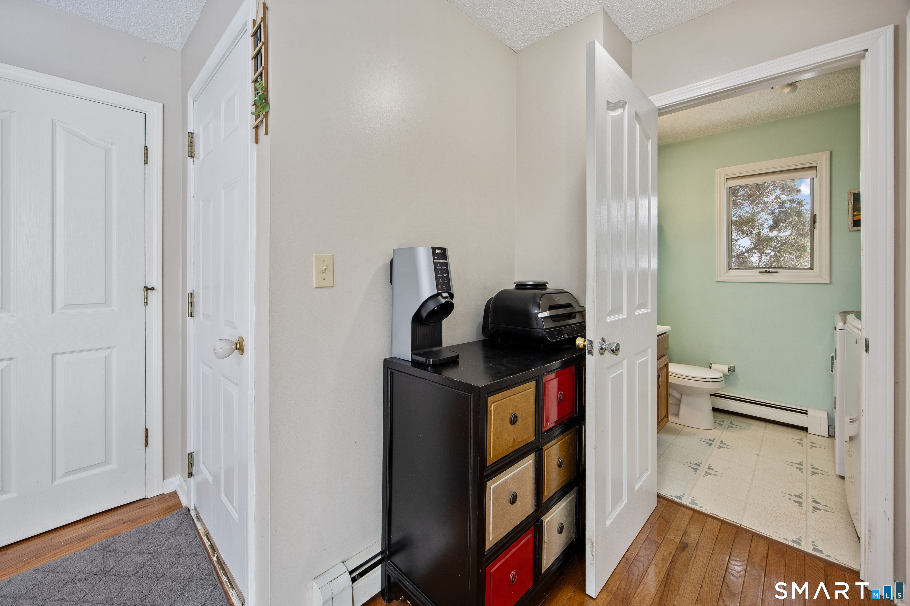 16 Sorenson Road West Haven, CT 06516 - Photo 12 of 38