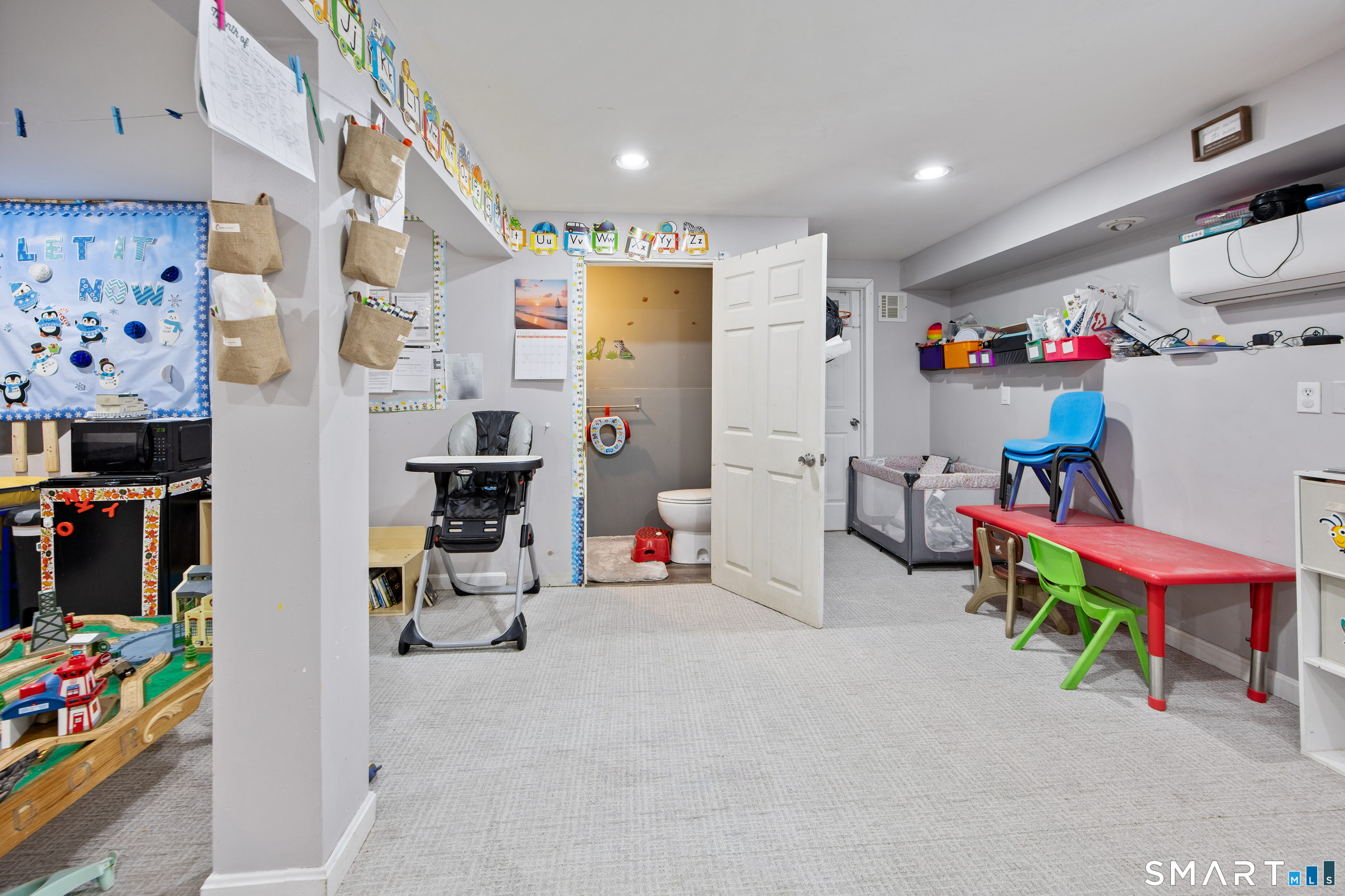 16 Sorenson Road West Haven, CT 06516 - Photo 27 of 38