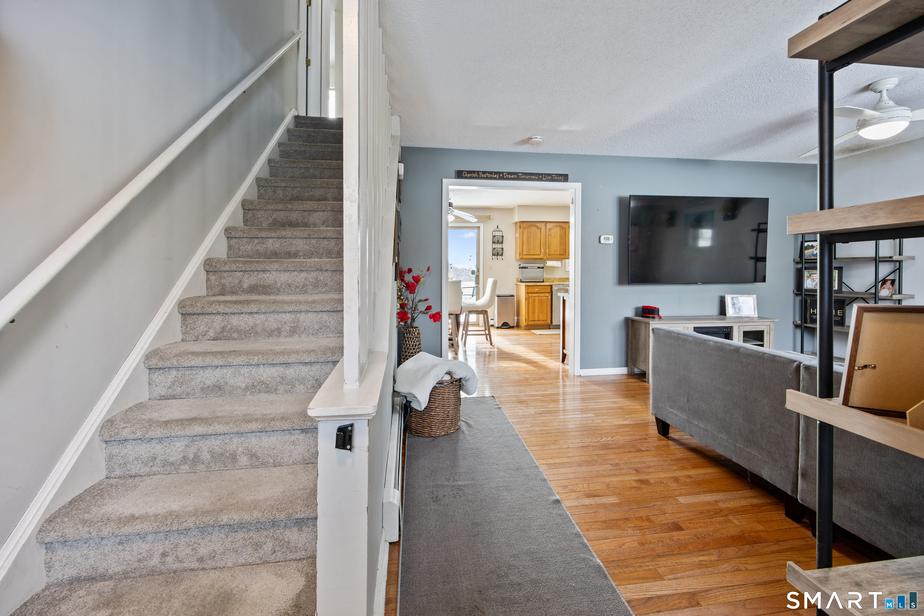 16 Sorenson Road West Haven, CT 06516 - Photo 7 of 38