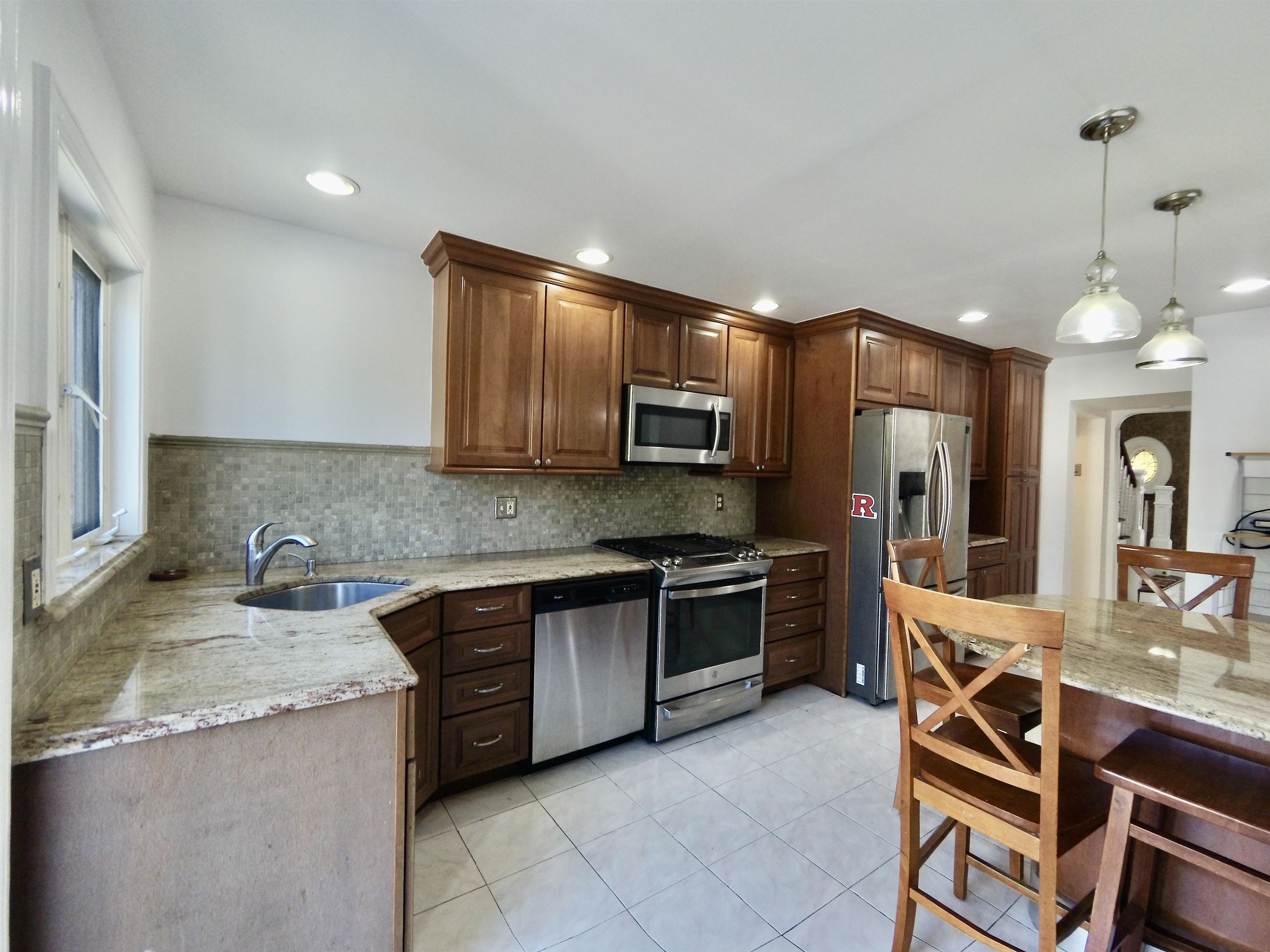 206 Front Street Secaucus, NJ 07094 - Photo 4 of 30 Gallery Image 4