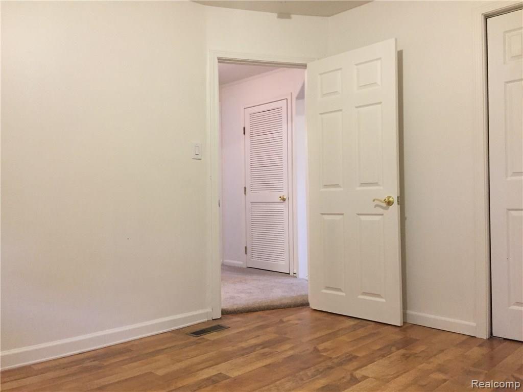2214 Lindell Road Sterling Heights, MI 48310 - Photo 11 of 20