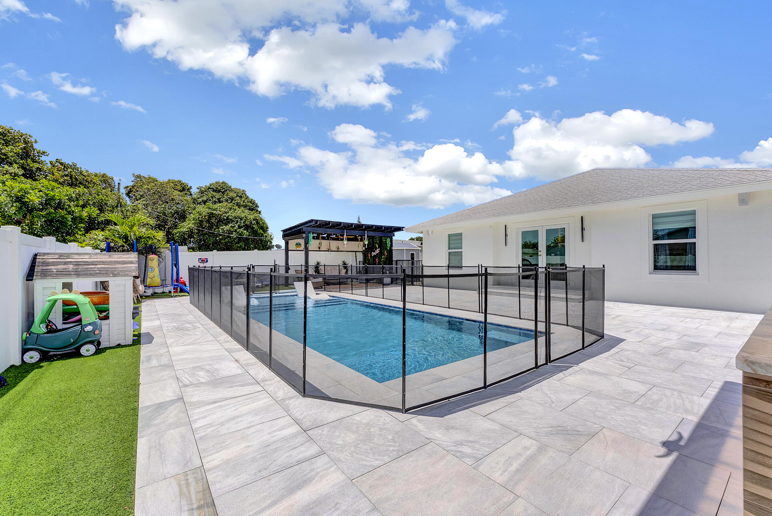 413 Southwest 15th Avenue Delray Beach, FL 33444 - Photo 29 of 38 DSC07507
