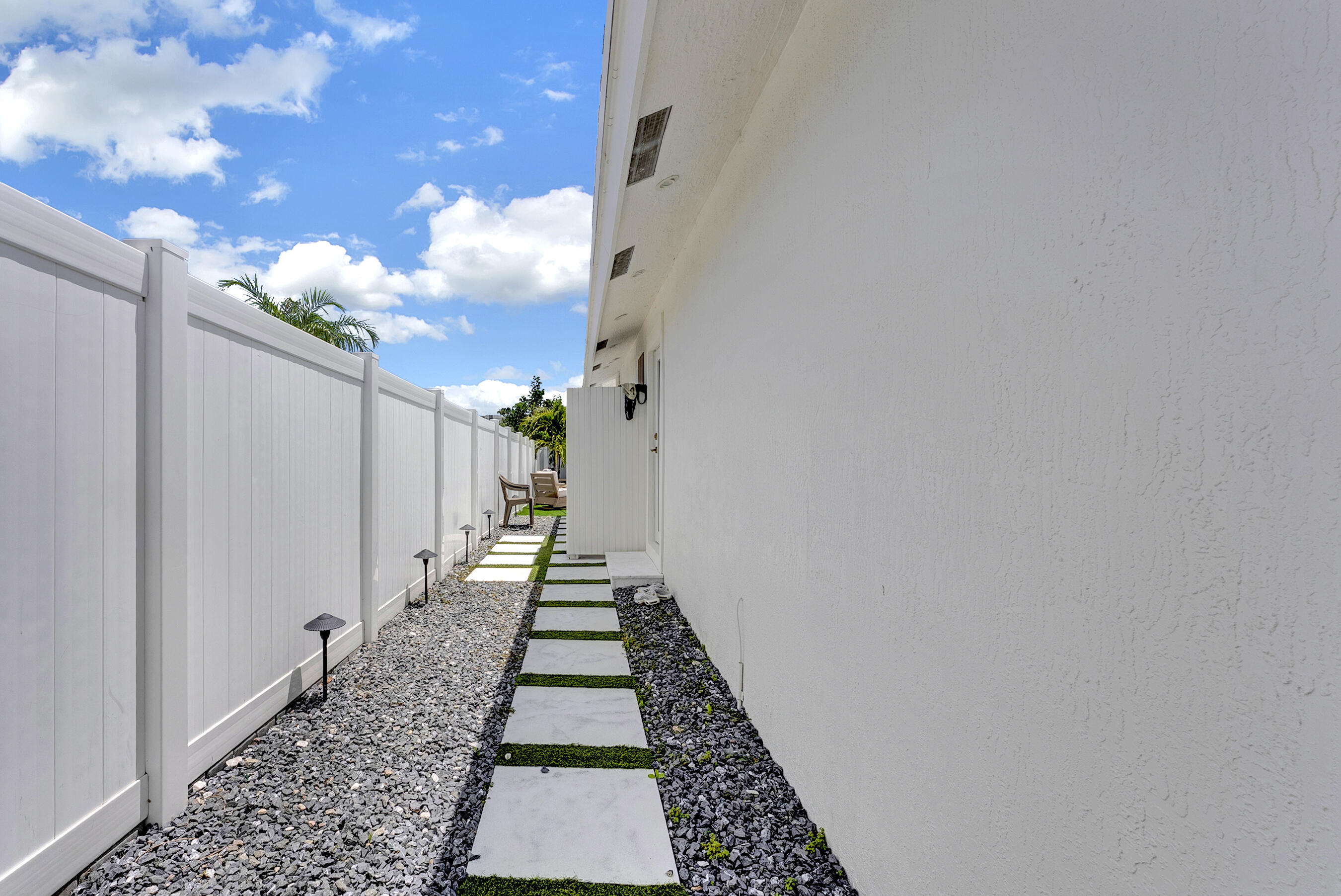 413 Southwest 15th Avenue Delray Beach, FL 33444 - Photo 36 of 38 DSC07492