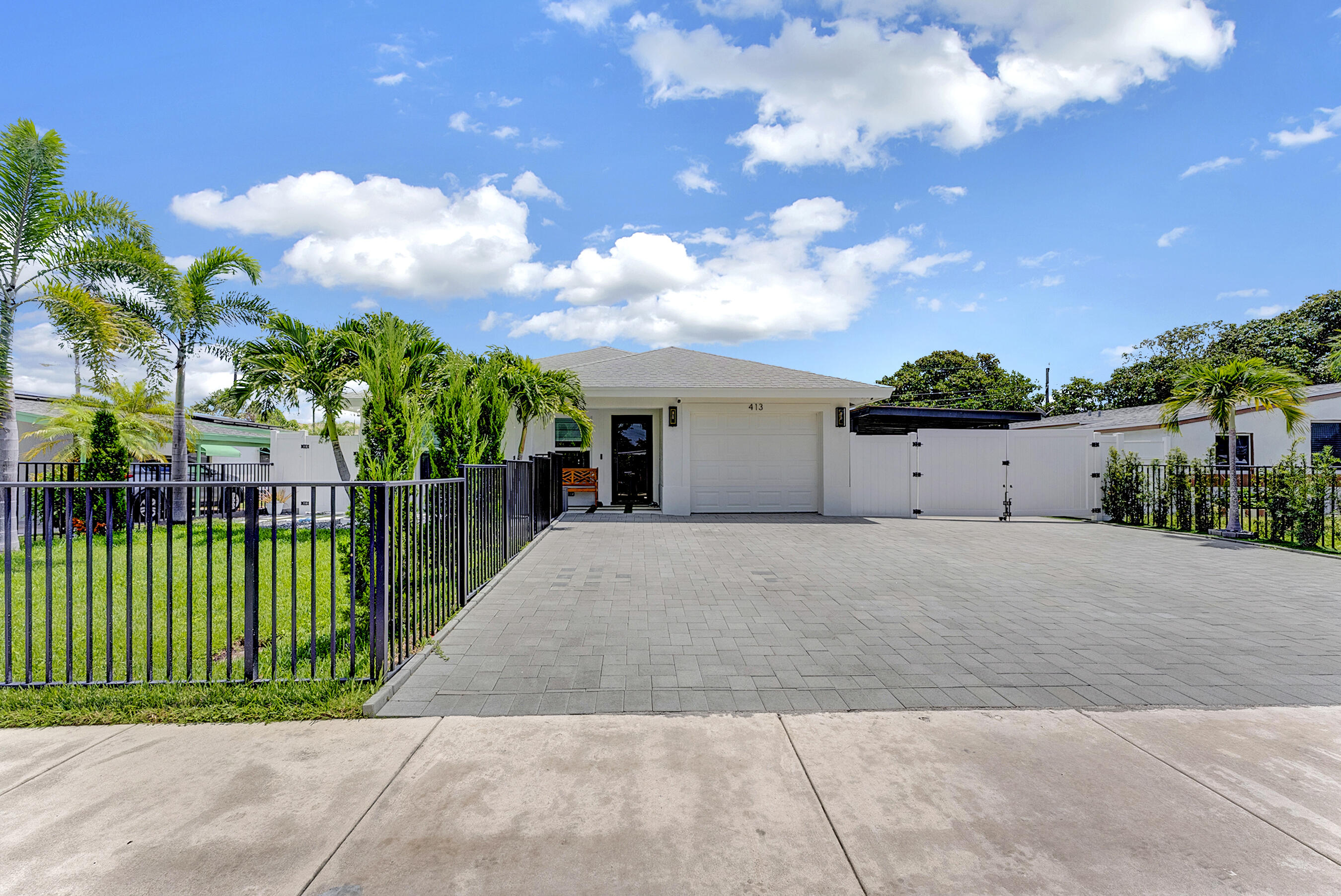 413 Southwest 15th Avenue Delray Beach, FL 33444 - Photo 4 of 38 DSC07472