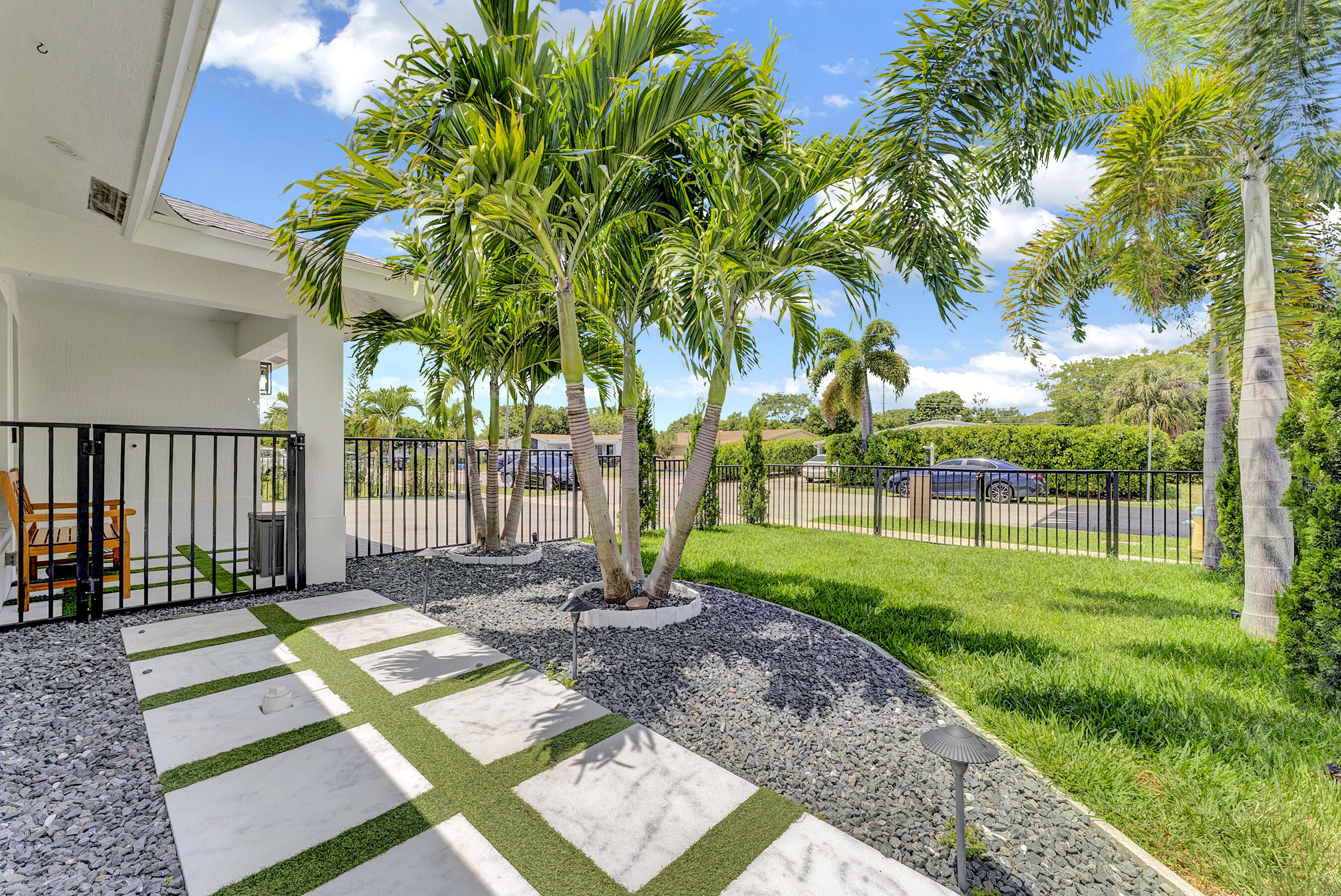 413 Southwest 15th Avenue Delray Beach, FL 33444 - Photo 5 of 38 DSC07487