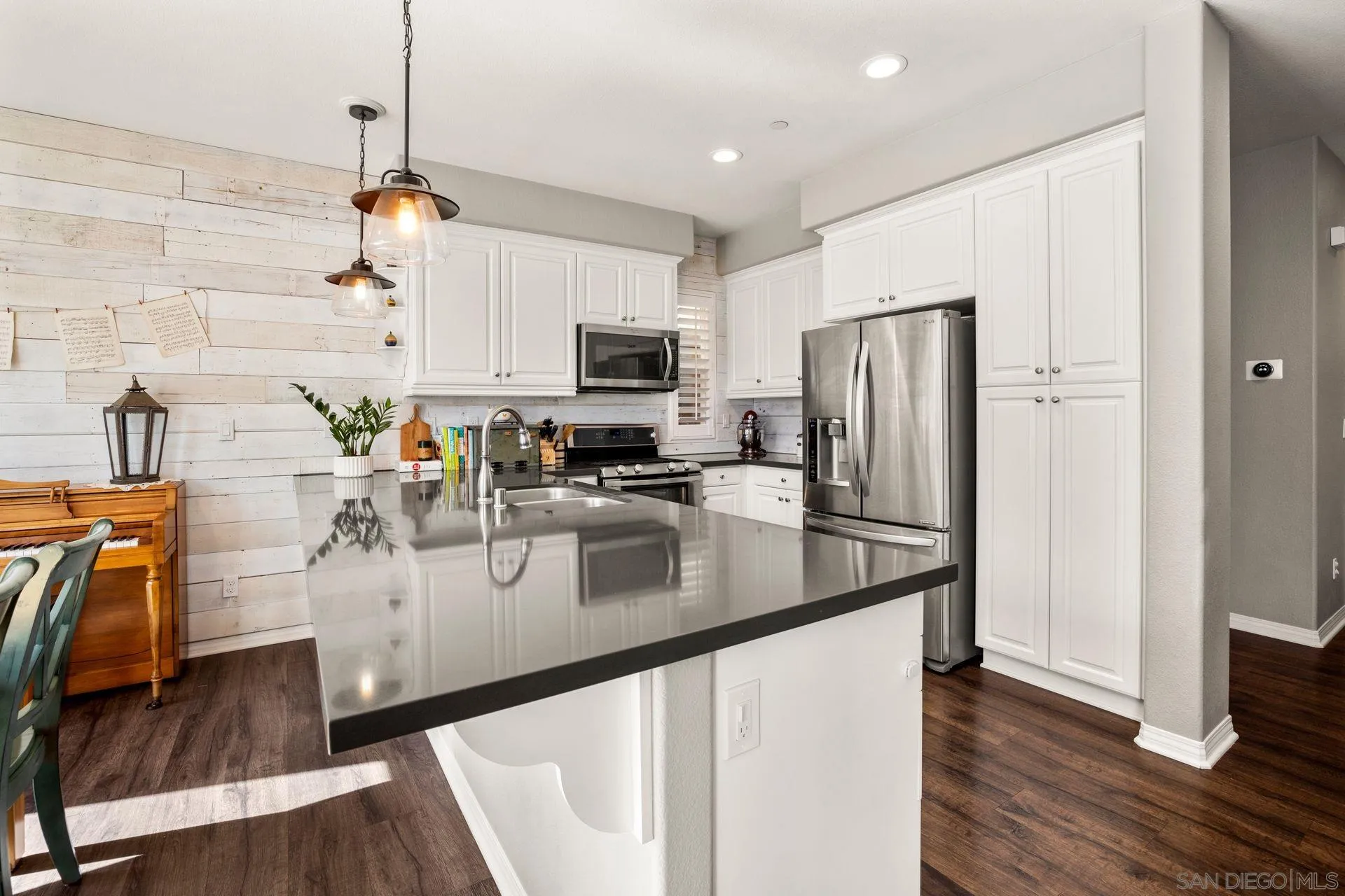 11813 Caminito Rihely Lakeside, CA 92040 - Photo 11 of 33 Gallery Image 11