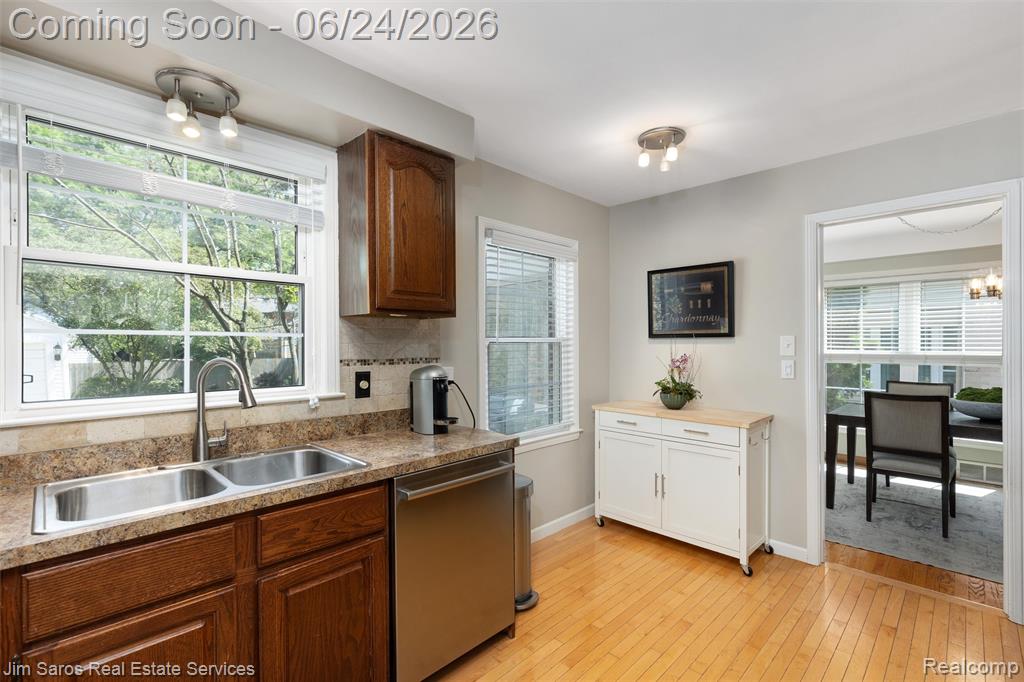 461 Allard Road Grosse Pointe, MI 48236 - Photo 9 of 38