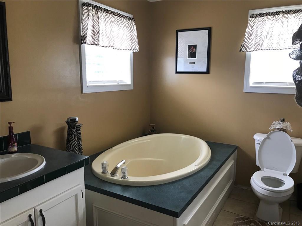 1848 County Line Road Kings Mountain, NC 28086 - Photo 9 of 24 Gallery Image 9