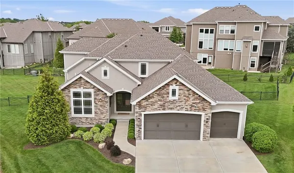 $962,500 | 10702 West 171st Street, Overland Park, KS 66221