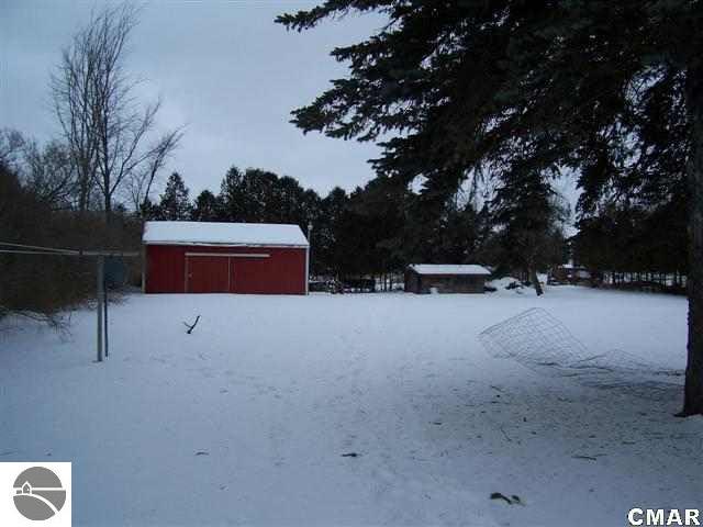 3062 East Colonville Road Clare, MI 48617 - Photo 8 of 9 1768906-7.JPG