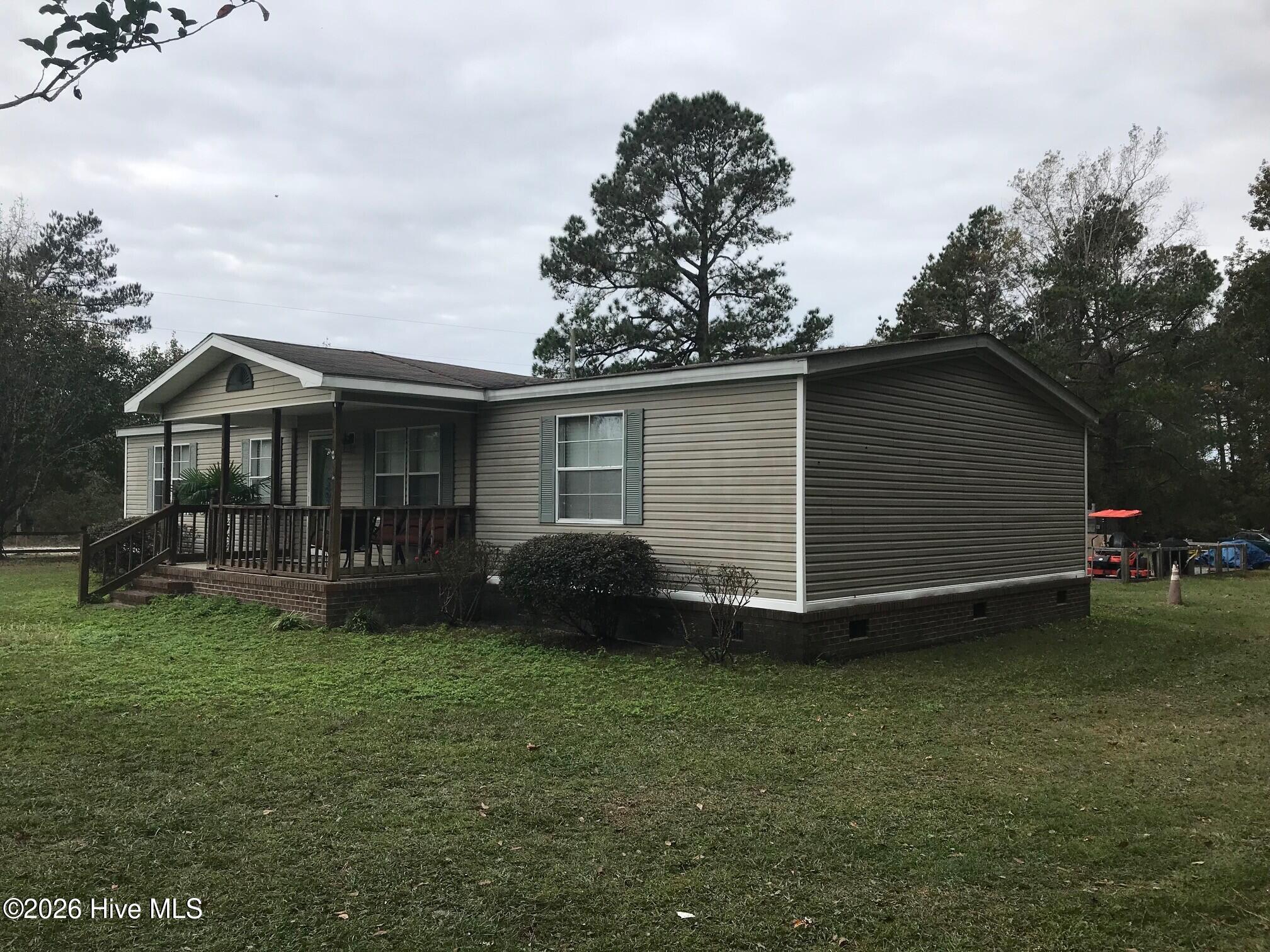 170 Loop Road Burgaw, NC 28425 - Photo 21 of 25 208 Loop Exterior
