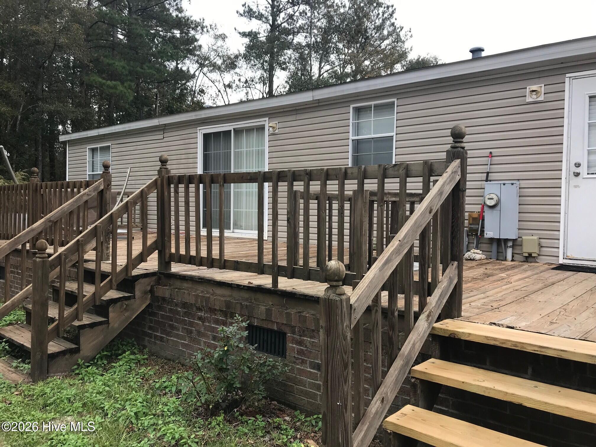170 Loop Road Burgaw, NC 28425 - Photo 24 of 25 208 Loop Rear Deck