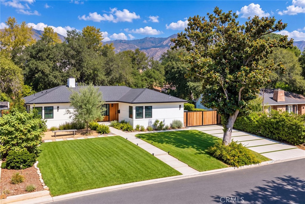 2147 East Woodlyn Road Pasadena, CA 91104 - Photo 12 of 59 Gallery Image 12