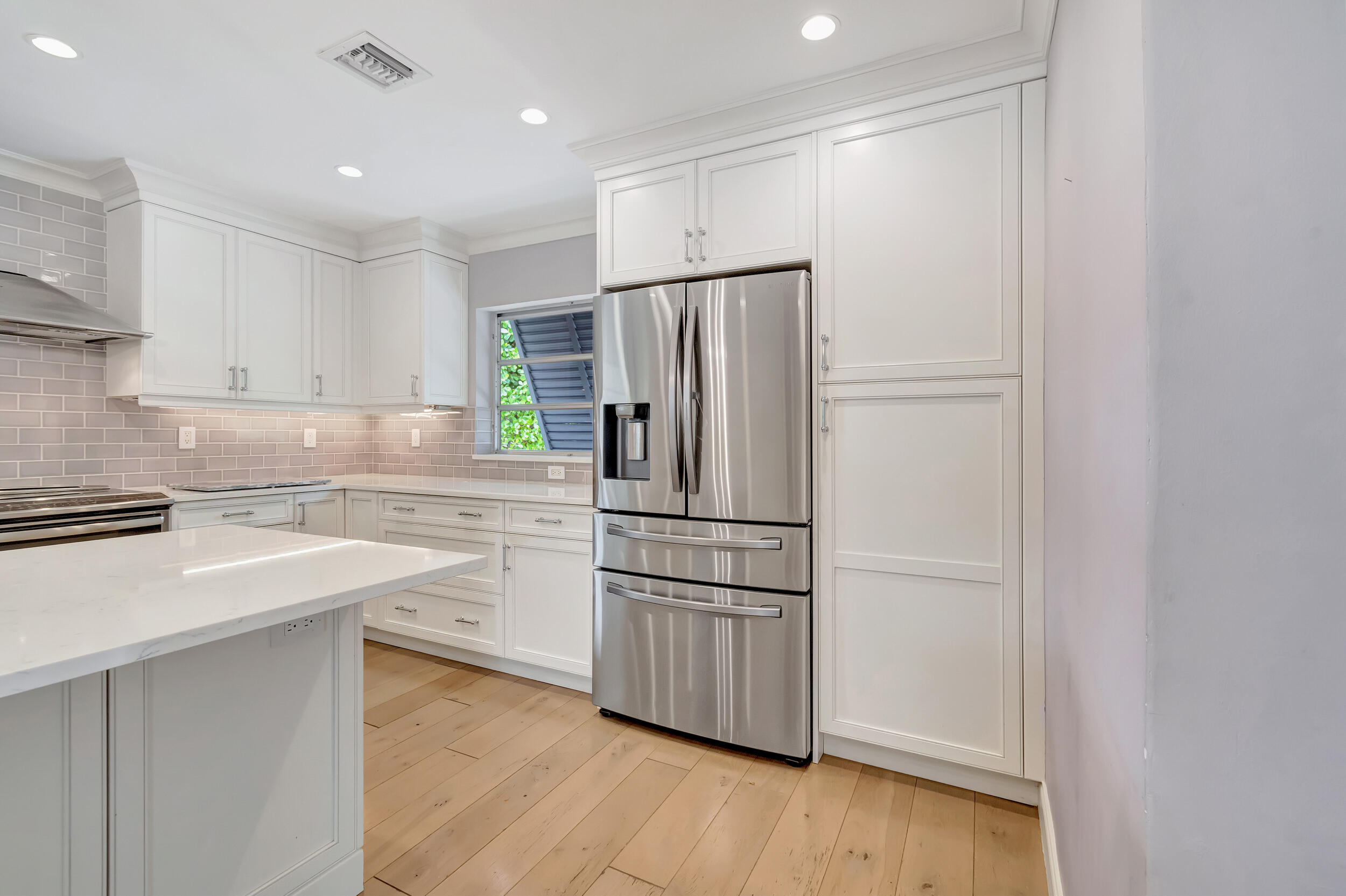 4410 Northeast 24th Avenue Lighthouse Point, FL 33064 - Photo 24 of 44 21_dsc_8000