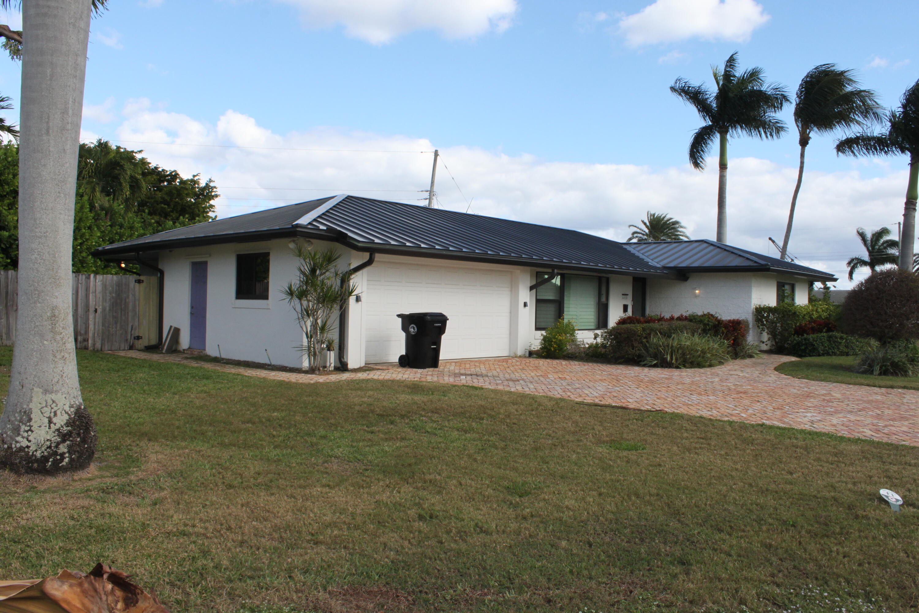 4410 Northeast 24th Avenue Lighthouse Point, FL 33064 - Photo 3 of 44 0BDE0C1F-554D-4B1A-ABAC-83F5100B09B8