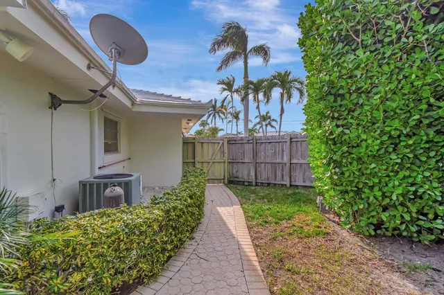 $6,000 | 4410 Northeast 24th Avenue, Lighthouse Point, FL 33064