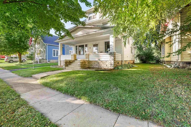 $210,000 | 222 Henry Street, Beaver Dam, WI 53916