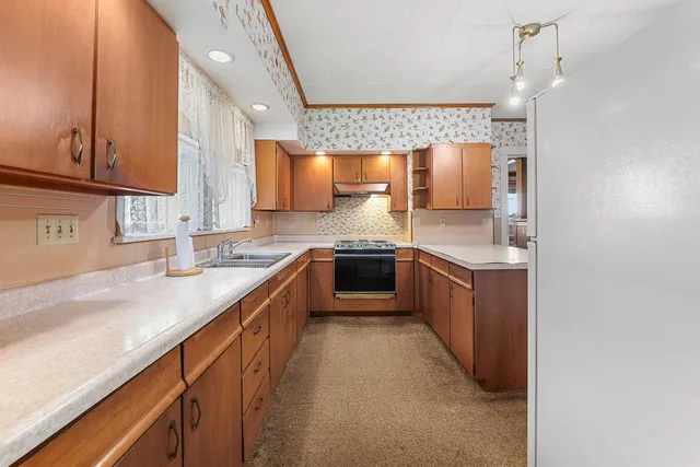 $210,000 | 222 Henry Street, Beaver Dam, WI 53916