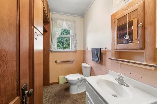 $210,000 | 222 Henry Street, Beaver Dam, WI 53916